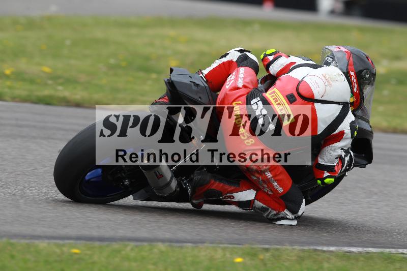 Archiv-2022/13 25.04.2022 Plüss Moto Sport ADR/Freies Fahren/backside